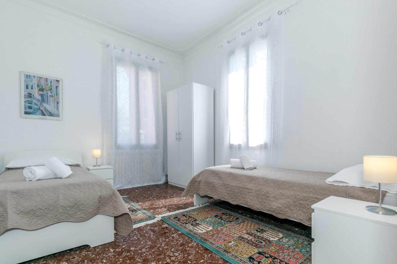 11 Venice Garden Private Garden Parking Free Apartment Marghera Bagian luar foto